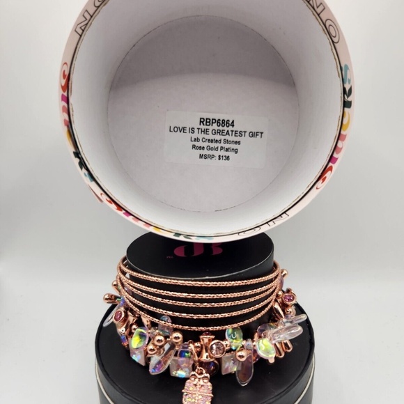 Bomb Party 2023 Holiday Stacks Love Is The Greatest Gift Bracelet RBP6864 NIB - Picture 2 of 8